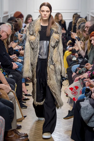 Look 4